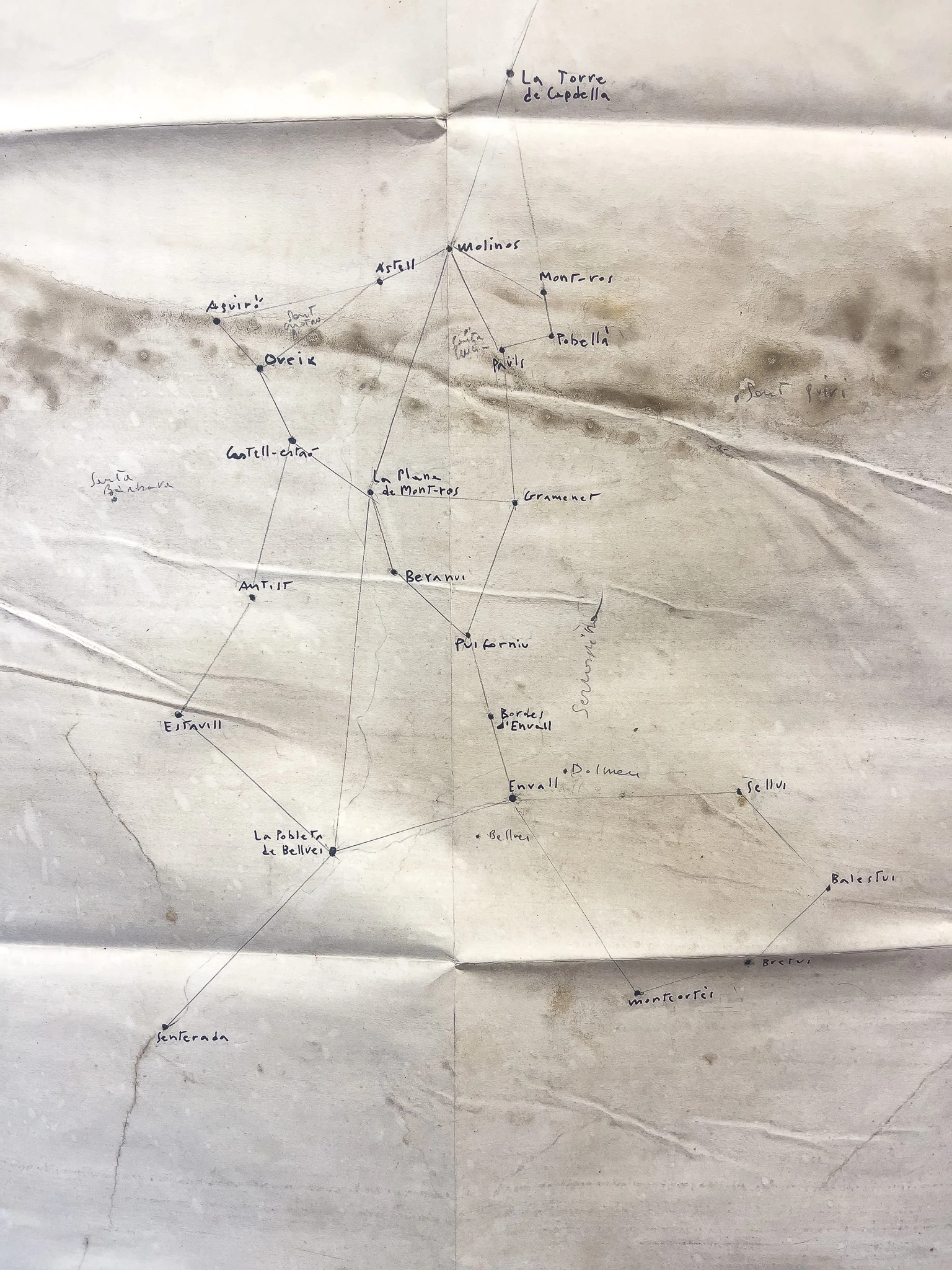 Cuadernos de Envall (2023), técnica mixta sobre papel, 150 × 100 cm Cuadernos de Envall (2023)